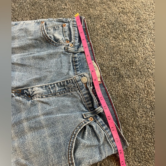 Levi’s 550 Light Wash, Relaxed Bootcut Jeans - Picture 4 of 10